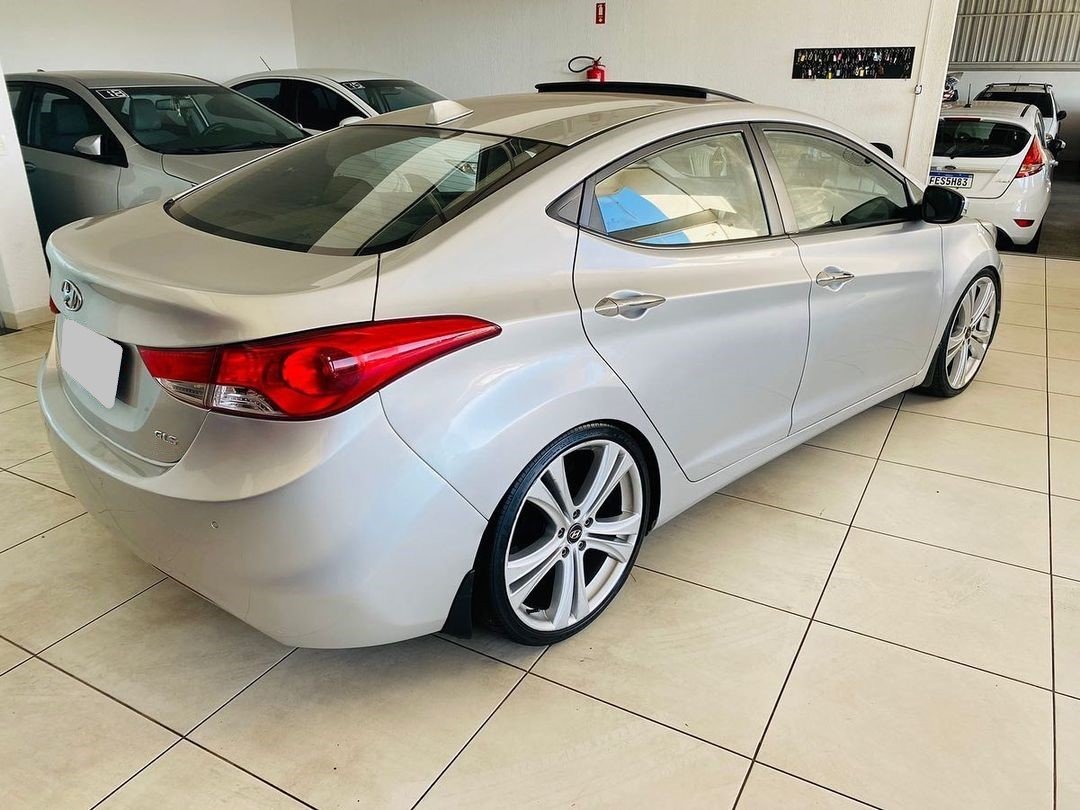 Hyundai Elantra 1.8 gls prata 16v gasolina 4p aut. 2012