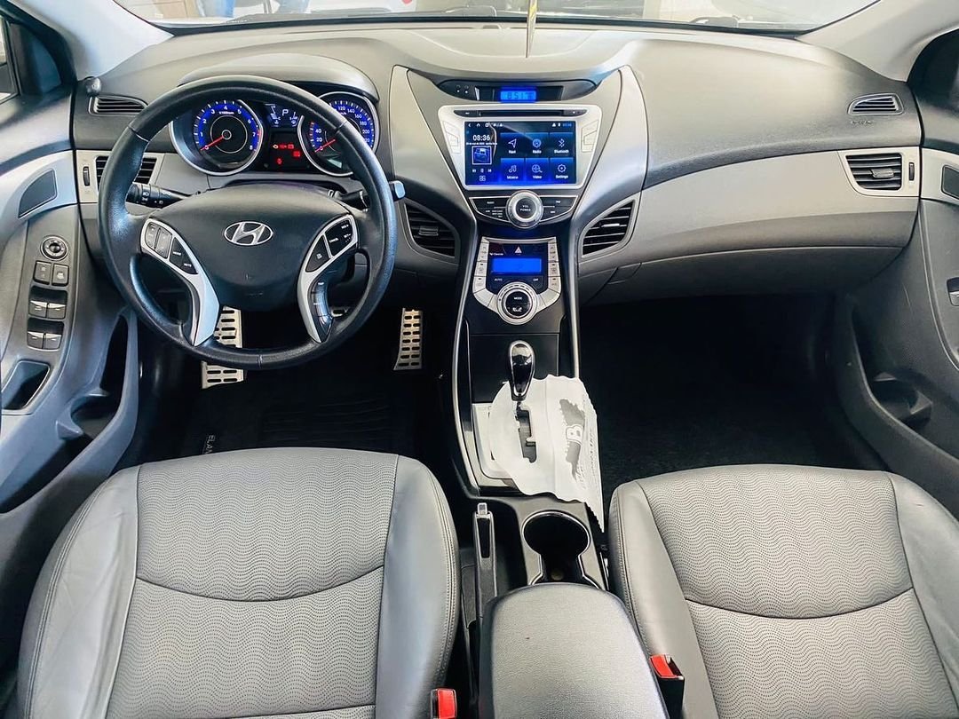 Hyundai Elantra 1.8 gls prata 16v gasolina 4p aut. 2012