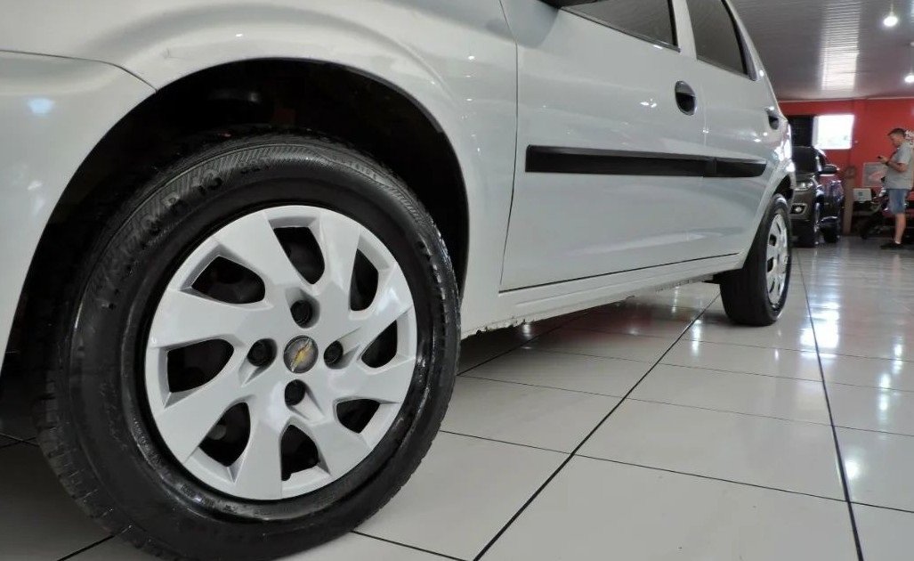 Chevrolet Celta 1.0 vhc super prata 8v gasolina 4p manual 2003